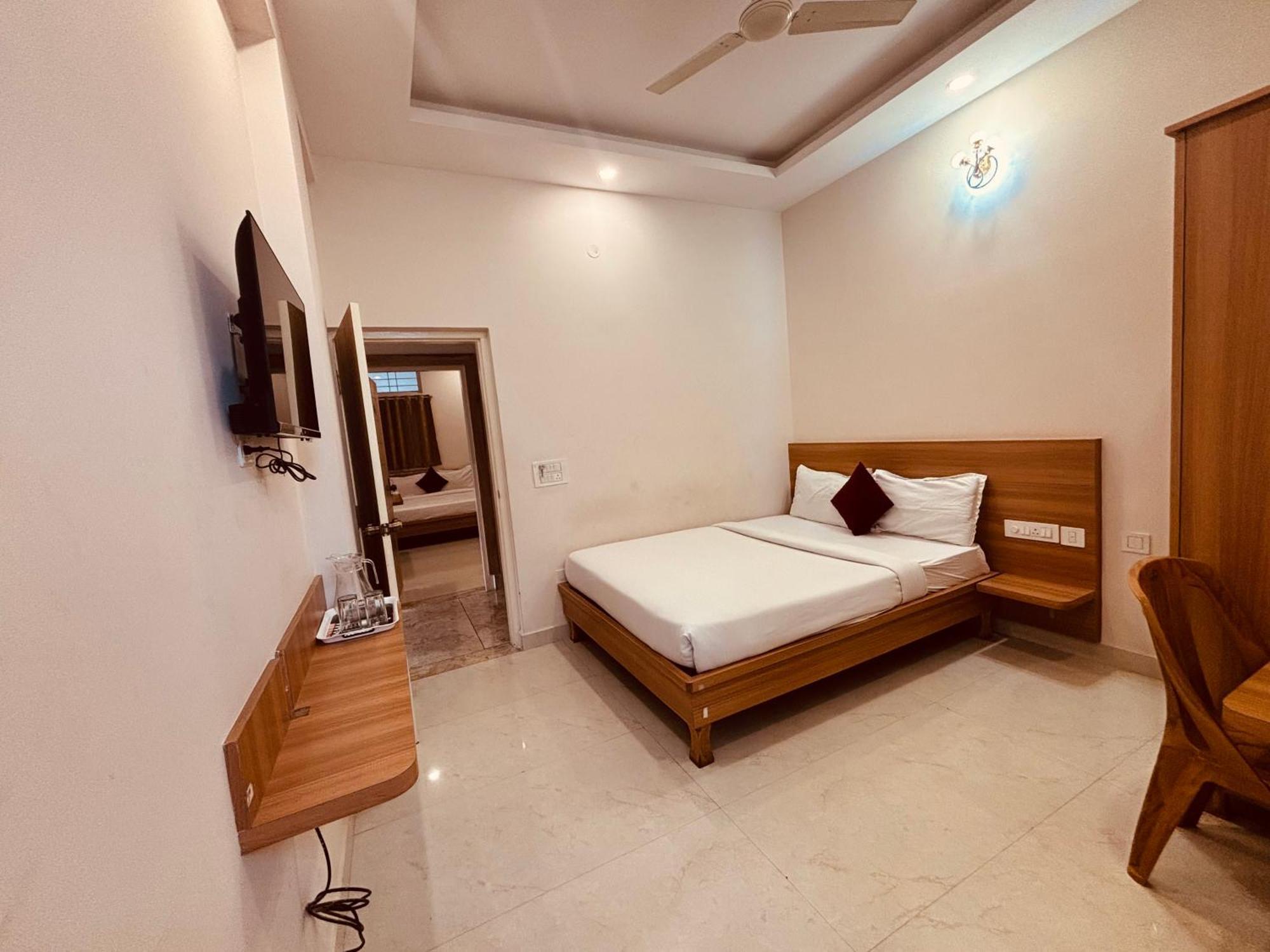 Seema Palace Inn 1 Km From Railwaystaion Mysore Exterior foto